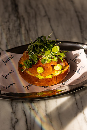 Zalm op Zuurdesembrood