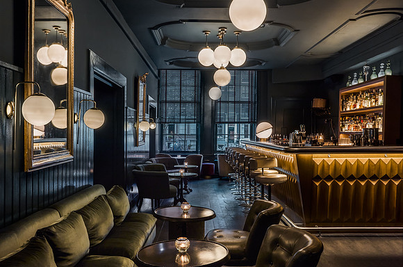 Pulitzer's Bar
